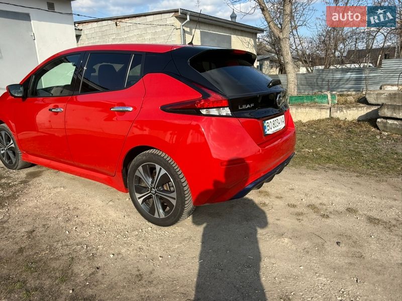 Хэтчбек Nissan Leaf 2020 в Волочиске