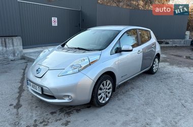 Хетчбек Nissan Leaf 2015 в Києві