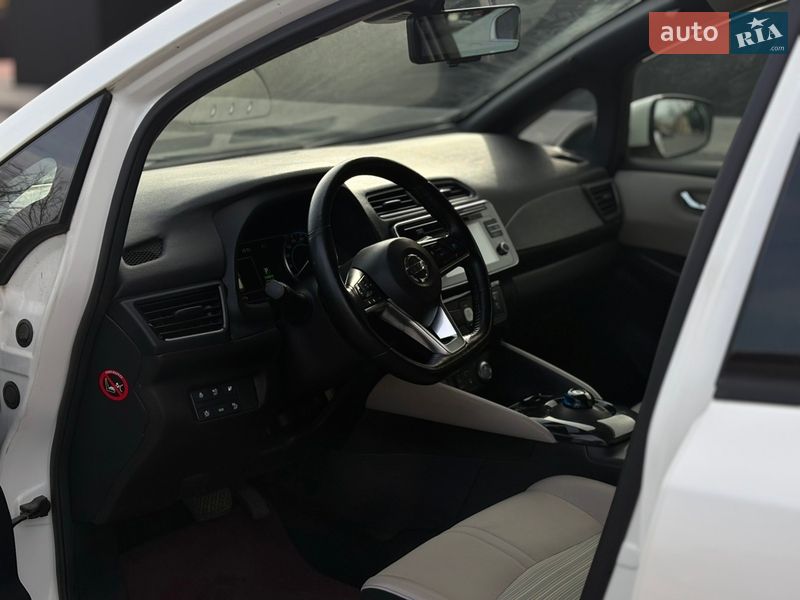 Хэтчбек Nissan Leaf 2017 в Одессе