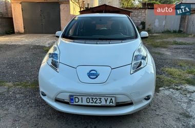 Хетчбек Nissan Leaf 2013 в Дніпрі