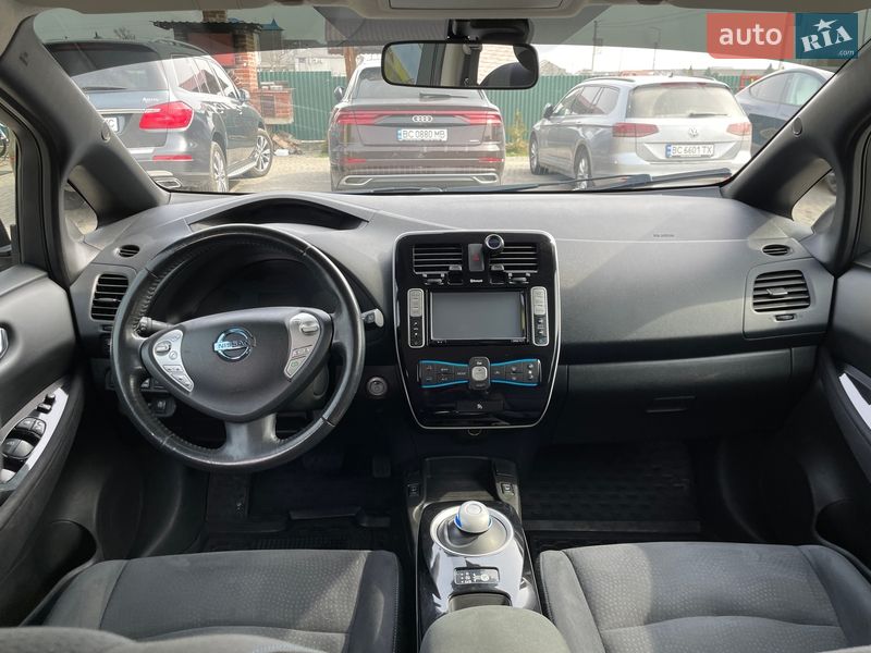 Хэтчбек Nissan Leaf 2014 в Львове