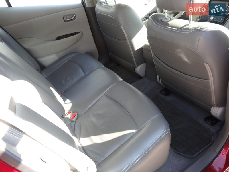 Хетчбек Nissan Leaf 2011 в Львові