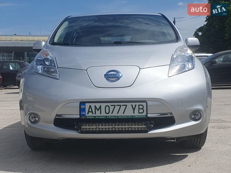 Хетчбек Nissan Leaf 2012 в Житомирі
