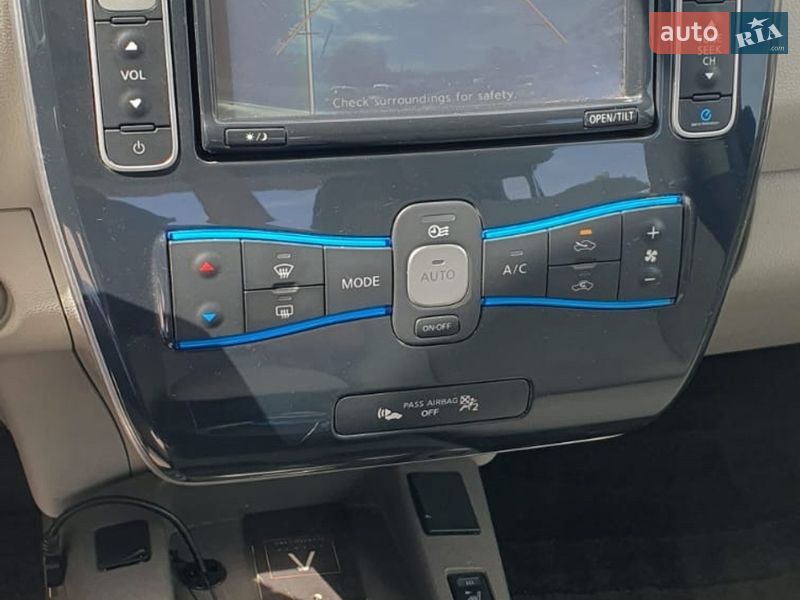 Хетчбек Nissan Leaf 2012 в Житомирі