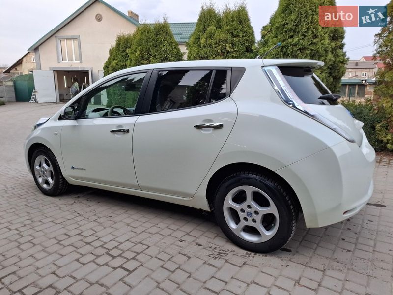Хэтчбек Nissan Leaf 2013 в Золочеве фото 9 Хэтчбек Nissan Leaf 2013 в Золочеве