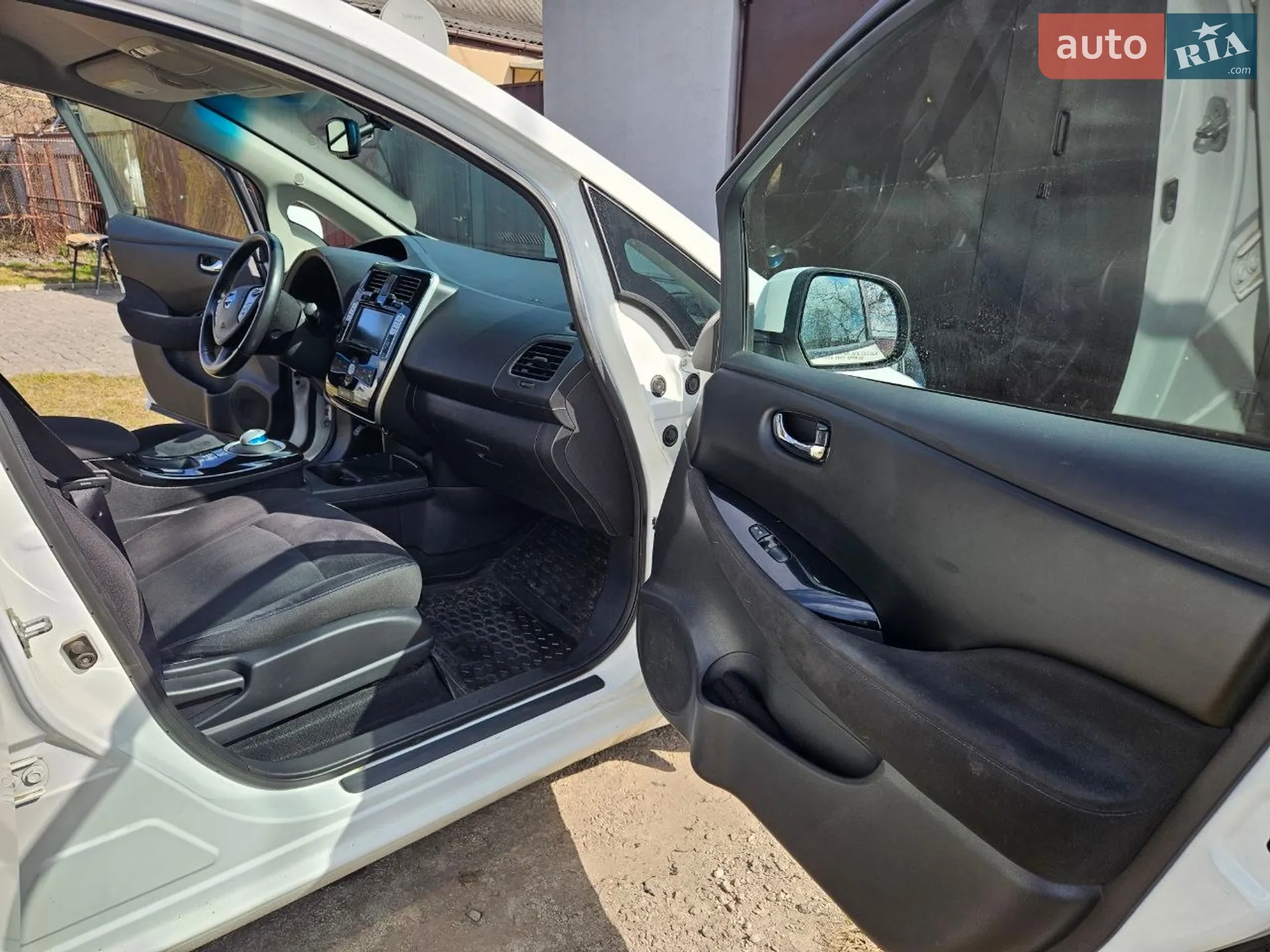 2015 Nissan Leaf - мініатюра 16