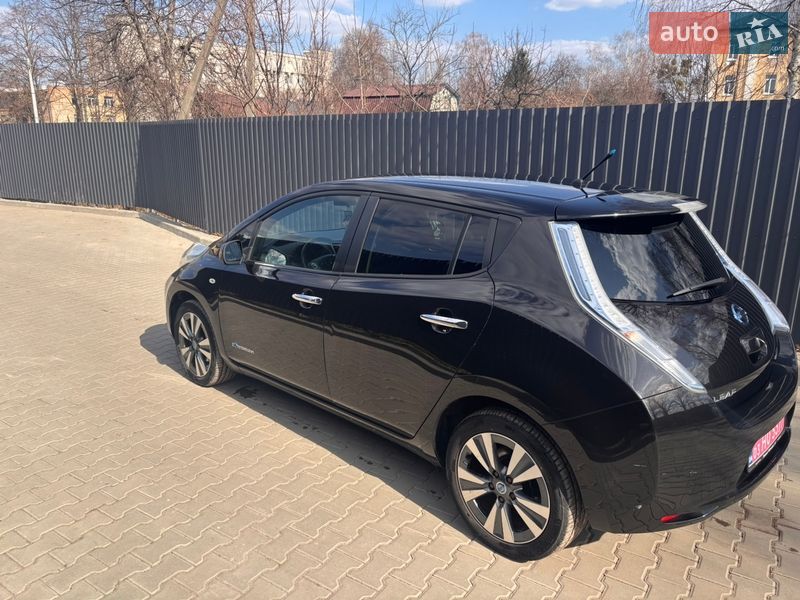 Хетчбек Nissan Leaf 2015 в Житомирі