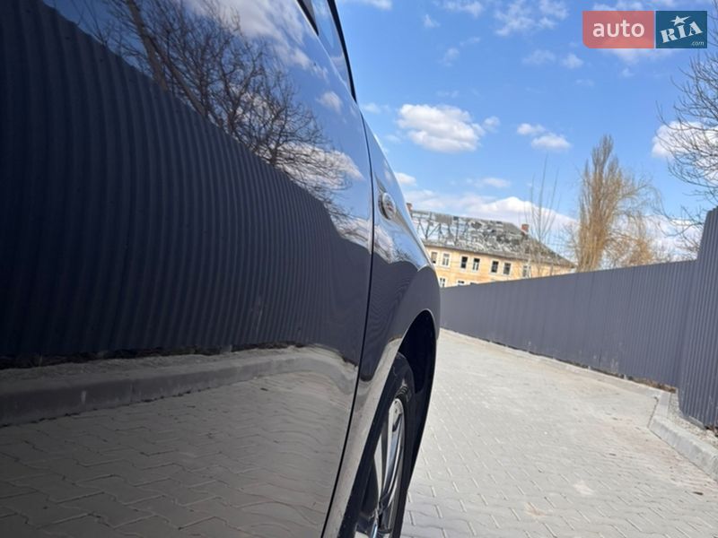 Хетчбек Nissan Leaf 2015 в Житомирі