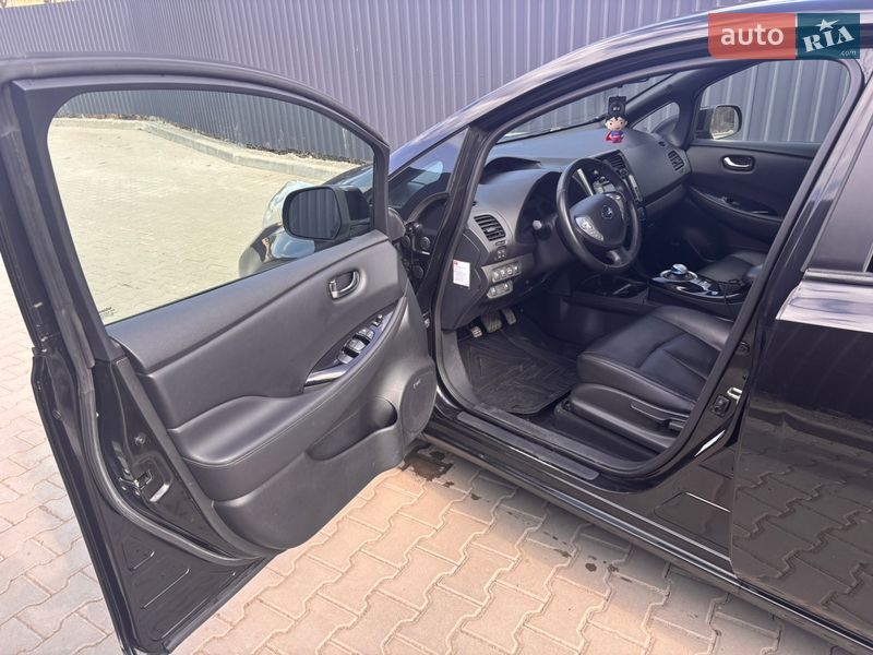 Хетчбек Nissan Leaf 2015 в Житомирі