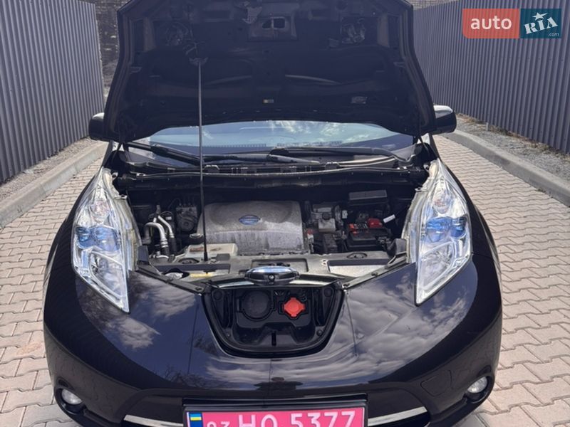 Хетчбек Nissan Leaf 2015 в Житомирі