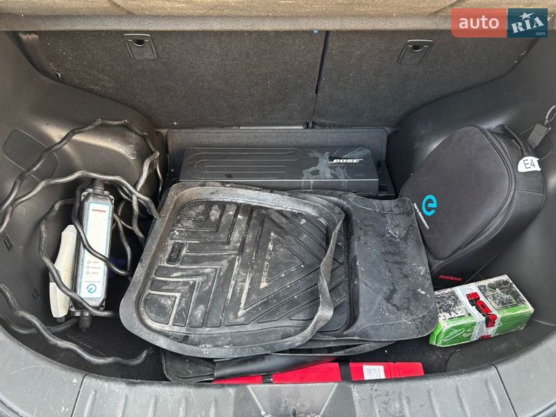 Хетчбек Nissan Leaf 2015 в Житомирі