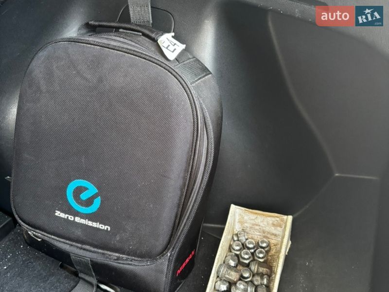 Хетчбек Nissan Leaf 2015 в Житомирі