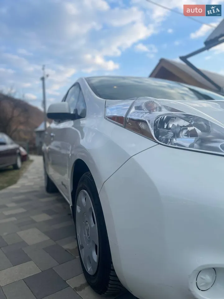 2015 Nissan Leaf - мініатюра 12