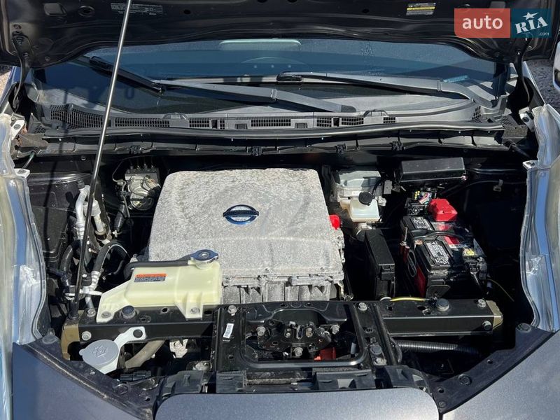 Хетчбек Nissan Leaf 2013 в Полтаві фото 22 Хетчбек Nissan Leaf 2013 в Полтаві