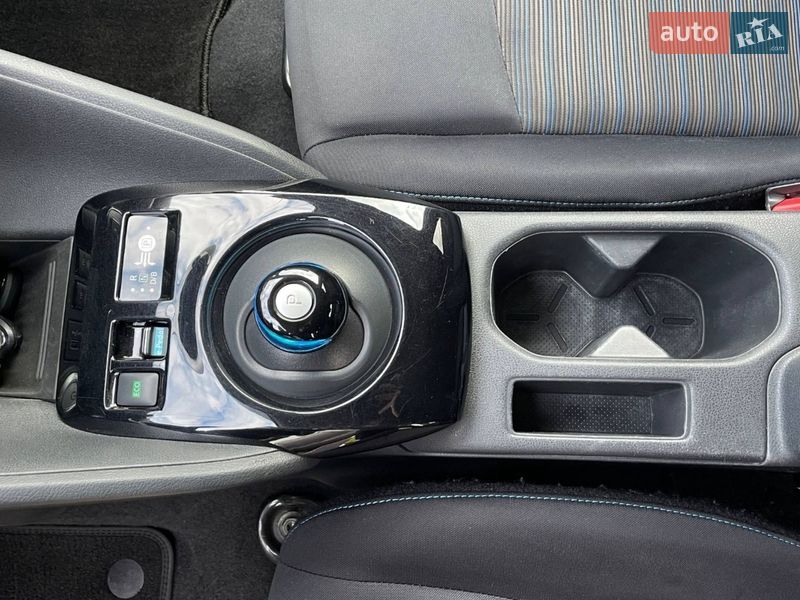 Хэтчбек Nissan Leaf 2021 в Киеве