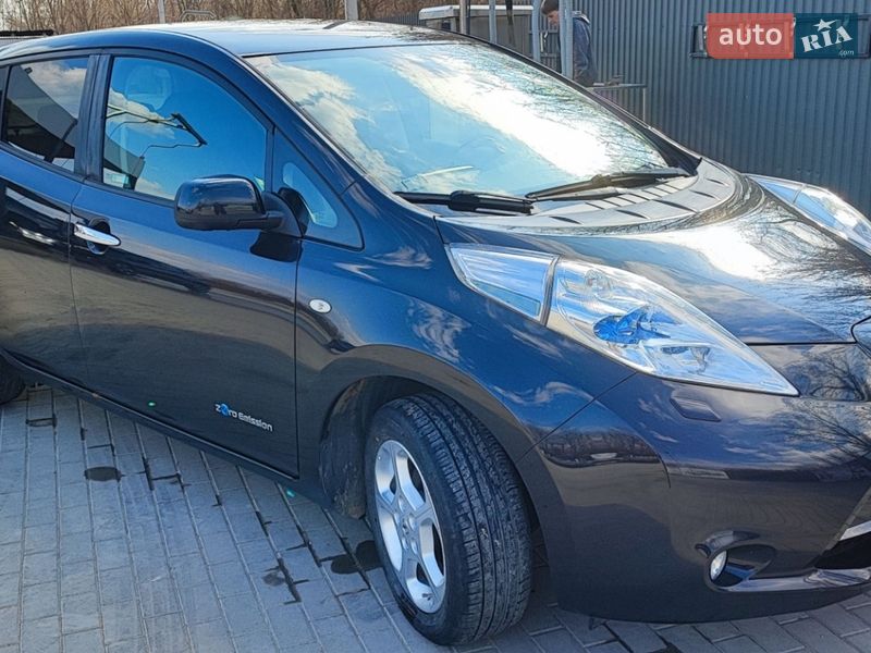 Хэтчбек Nissan Leaf 2013 в Каменец-Подольском