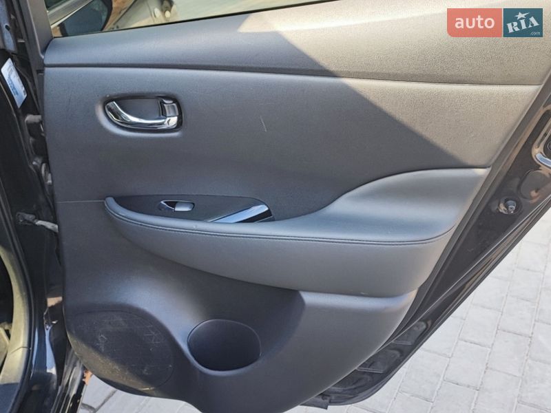 Хэтчбек Nissan Leaf 2013 в Каменец-Подольском