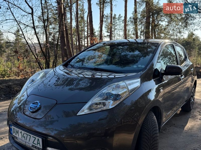 Хэтчбек Nissan Leaf 2016 в Коростышеве