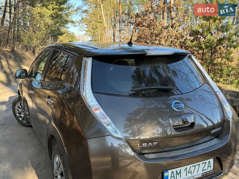 Хэтчбек Nissan Leaf 2016 в Коростышеве