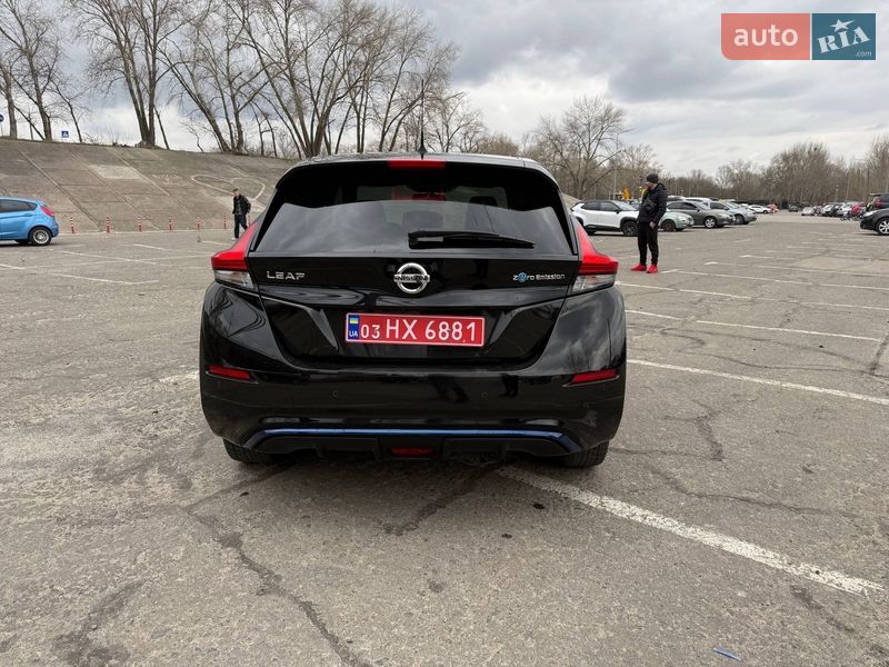 Хэтчбек Nissan Leaf 2018 в Киеве
