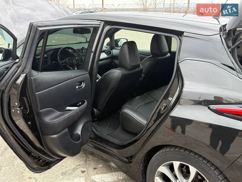 Хэтчбек Nissan Leaf 2018 в Киеве