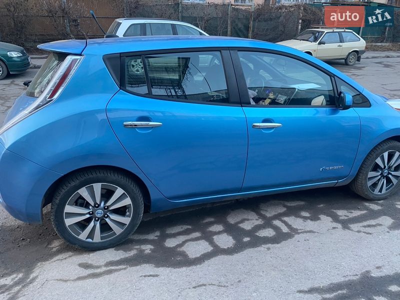 Хетчбек Nissan Leaf 2013 в Вінниці