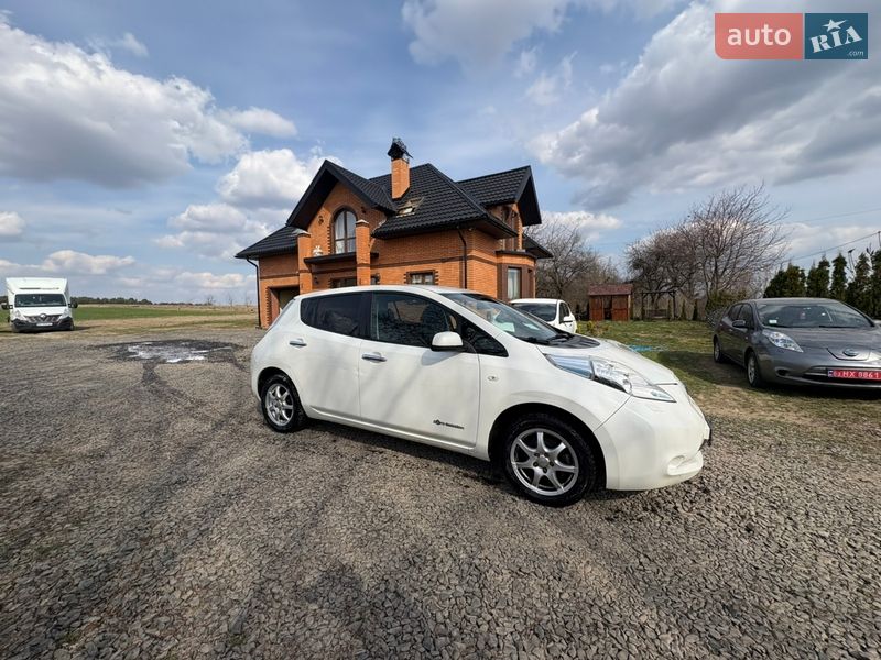 Хэтчбек Nissan Leaf 2014 в Луцке