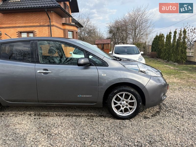 Хетчбек Nissan Leaf 2014 в Луцьку