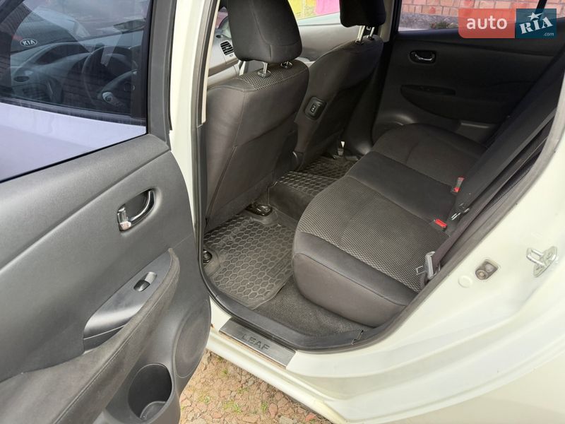 Хэтчбек Nissan Leaf 2013 в Киеве