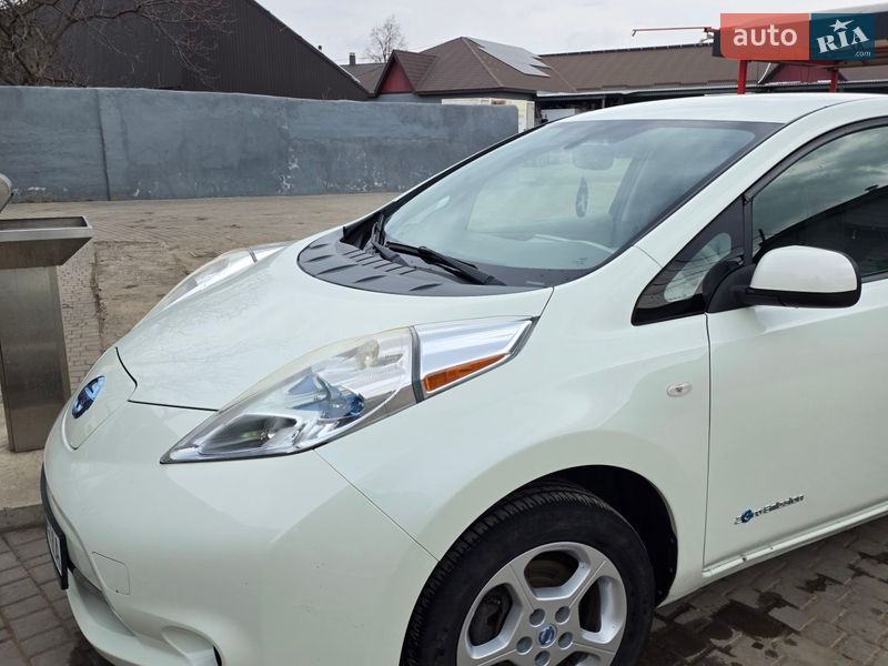 Хэтчбек Nissan Leaf 2011 в Подольске