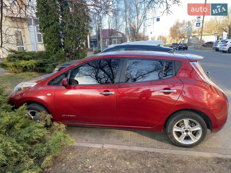 Хэтчбек Nissan Leaf 2012 в Черкассах фото 4 Хэтчбек Nissan Leaf 2012 в Черкассах