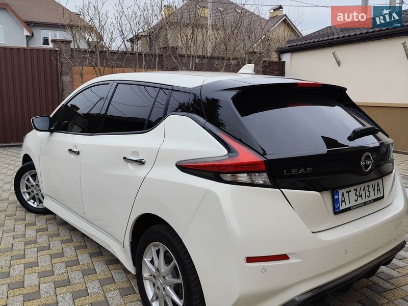 Хэтчбек Nissan Leaf 2023 в Киеве фото 6 Хэтчбек Nissan Leaf 2023 в Киеве