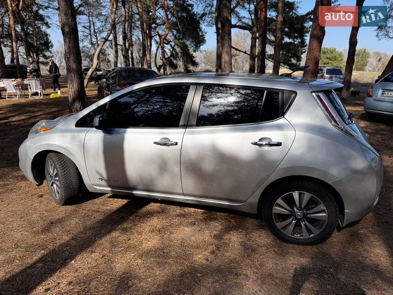 Хэтчбек Nissan Leaf 2013 в Днепре фото 4 Хэтчбек Nissan Leaf 2013 в Днепре