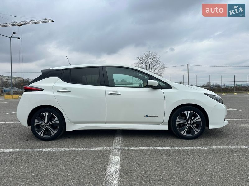 Хэтчбек Nissan Leaf 2018 в Черновцах