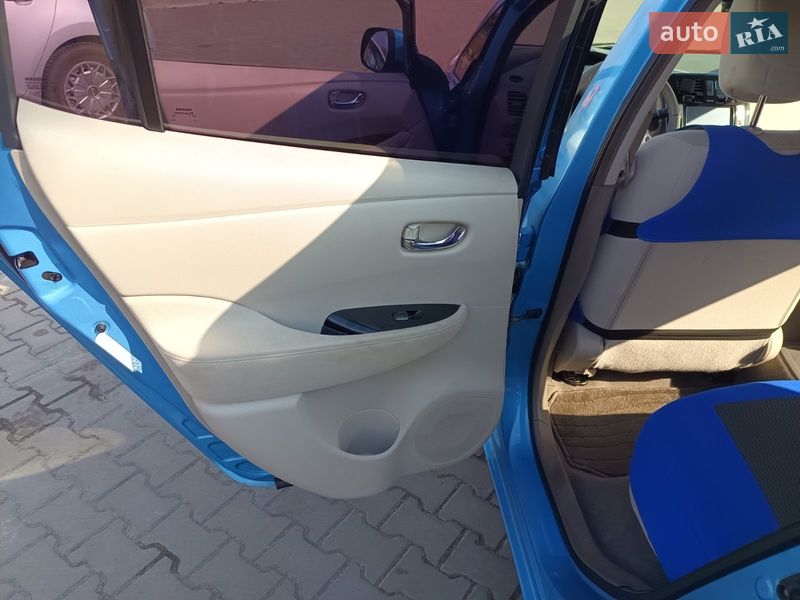 Хэтчбек Nissan Leaf 2013 в Киеве фото 3 Хэтчбек Nissan Leaf 2013 в Киеве