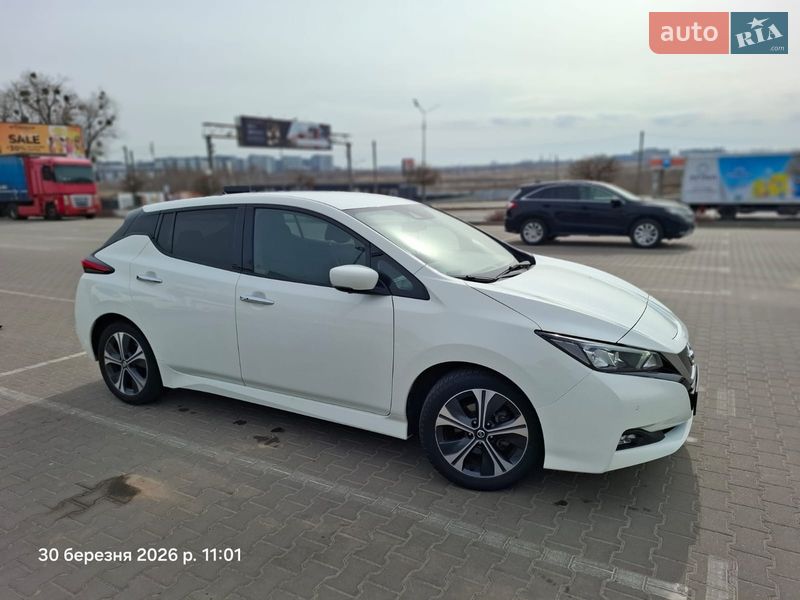 Хэтчбек Nissan Leaf 2020 в Софиевской Борщаговке фото 8 Хэтчбек Nissan Leaf 2020 в Софиевской Борщаговке