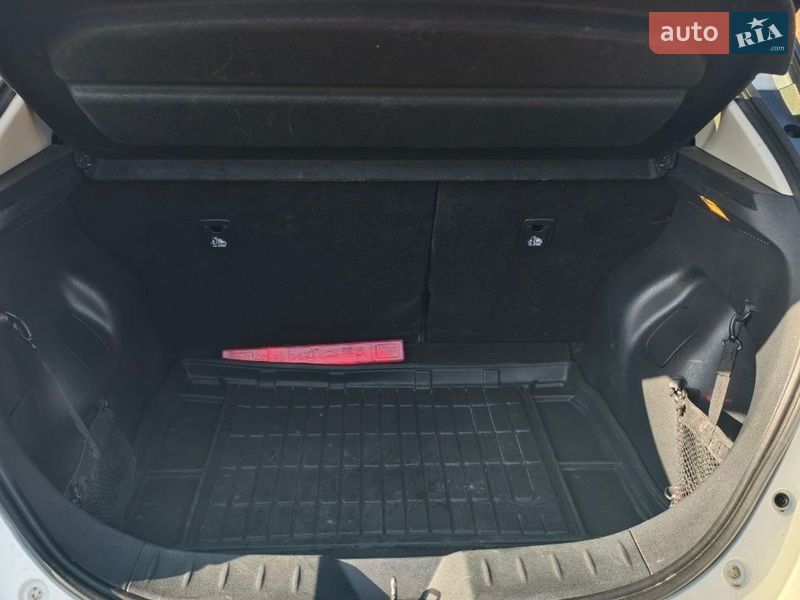 Хэтчбек Nissan Leaf 2020 в Софиевской Борщаговке фото 23 Хэтчбек Nissan Leaf 2020 в Софиевской Борщаговке