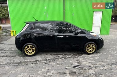 Ліфтбек Nissan Leaf 2015 в Дніпрі