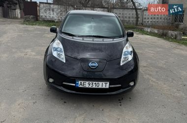Ліфтбек Nissan Leaf 2015 в Дніпрі