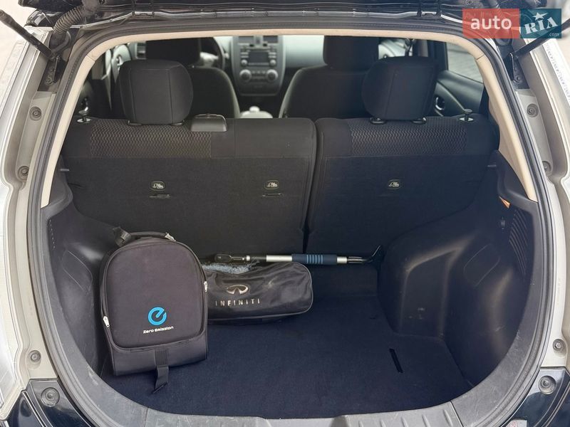 Хэтчбек Nissan Leaf 2015 в Киеве