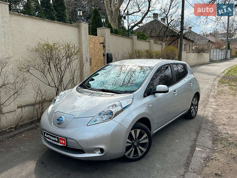 Хетчбек Nissan Leaf 2016 в Києві