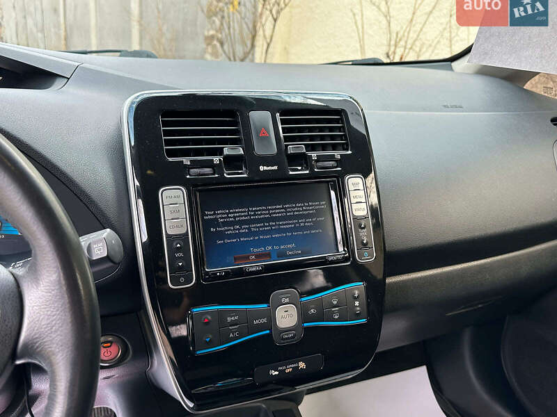 Хетчбек Nissan Leaf 2016 в Києві