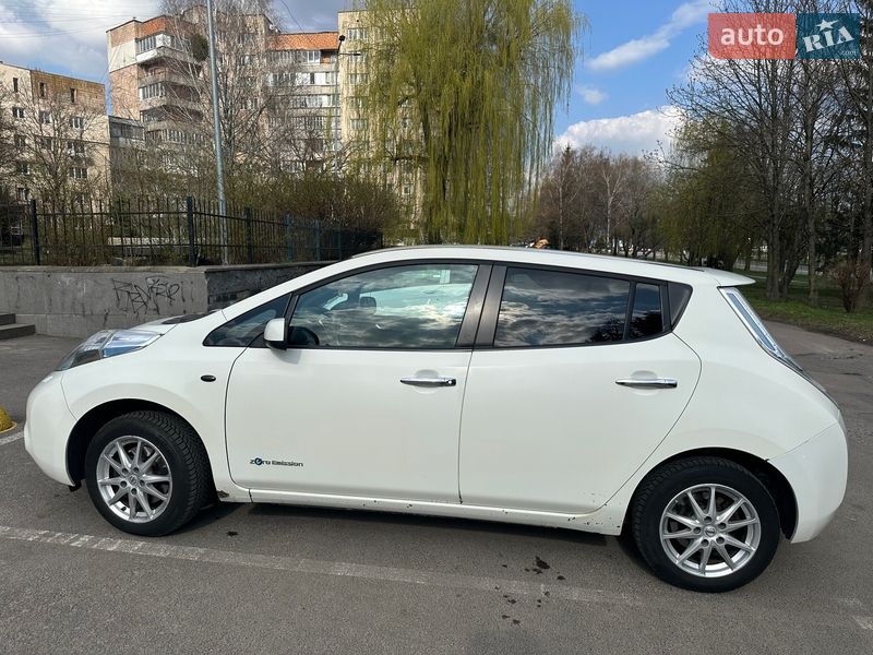 Хэтчбек Nissan Leaf 2014 в Ровно