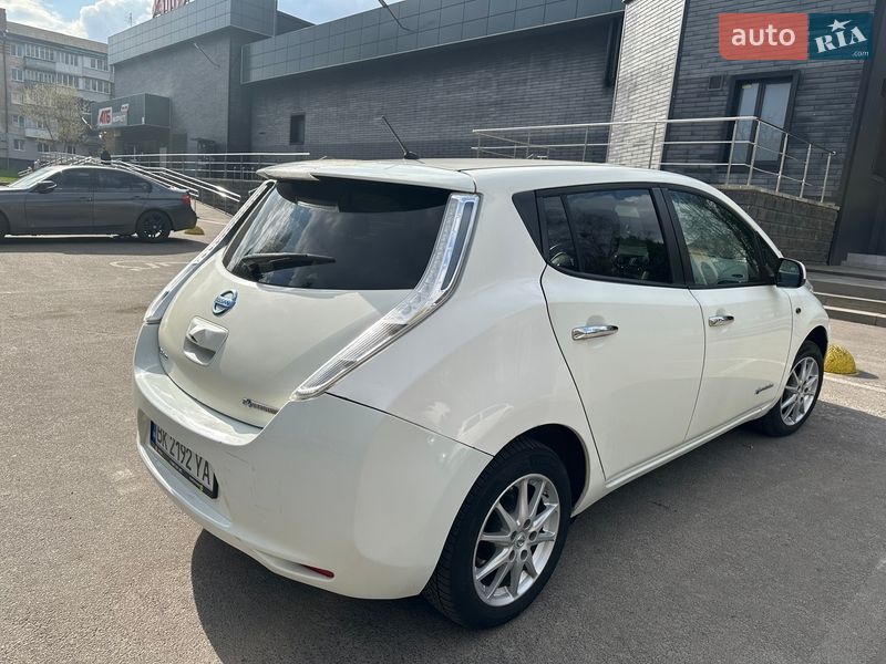 Хэтчбек Nissan Leaf 2014 в Ровно