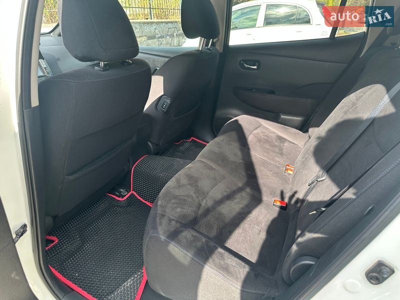 Хэтчбек Nissan Leaf 2014 в Ровно