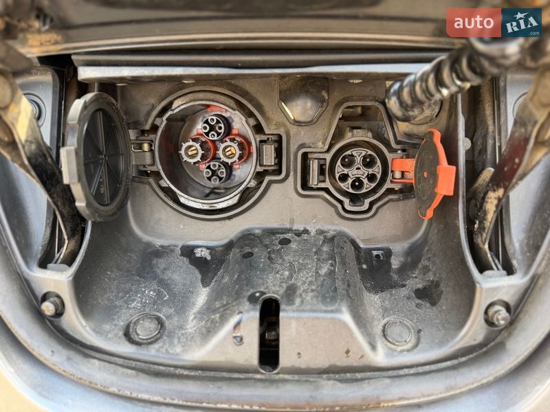 Хетчбек Nissan Leaf 2013 в Ірпені