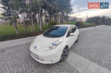Хетчбек Nissan Leaf 2014 в Дніпрі