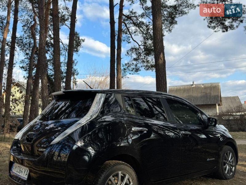 Хетчбек Nissan Leaf 2016 в Житомирі