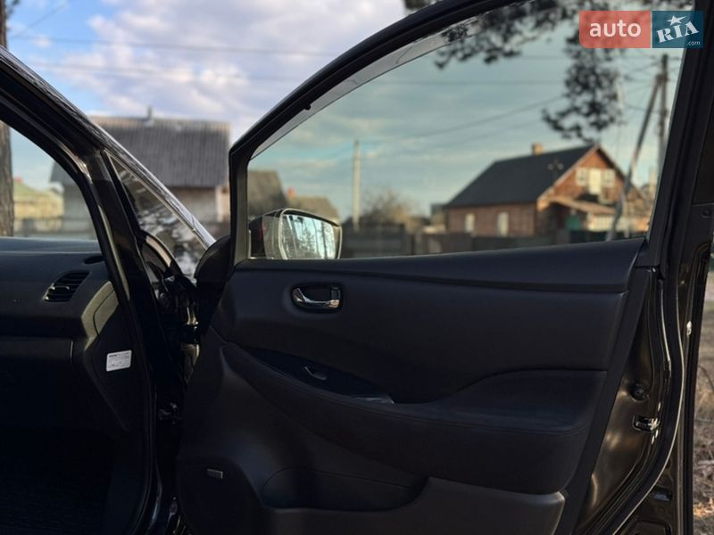 Хетчбек Nissan Leaf 2016 в Житомирі