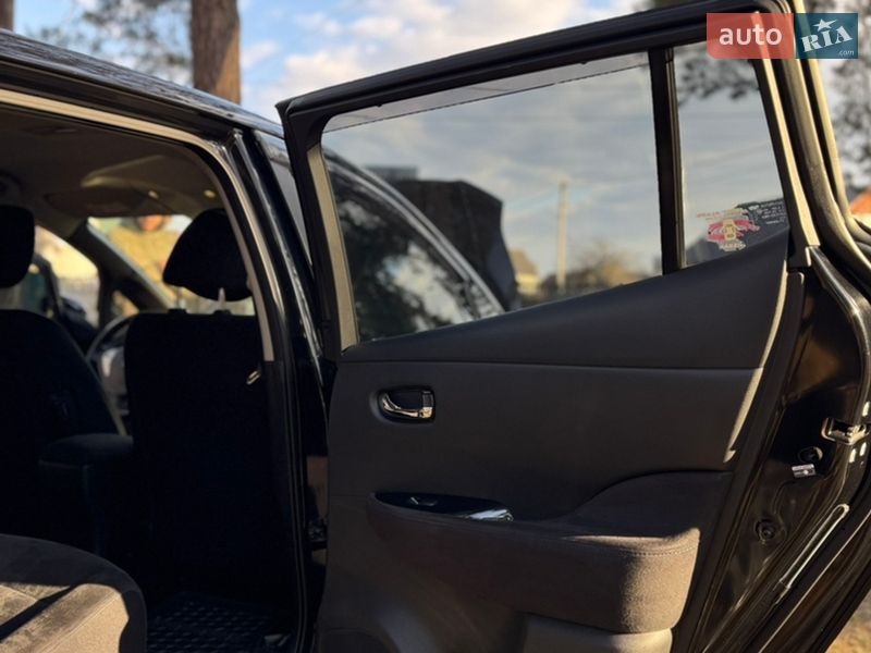 Хетчбек Nissan Leaf 2016 в Житомирі